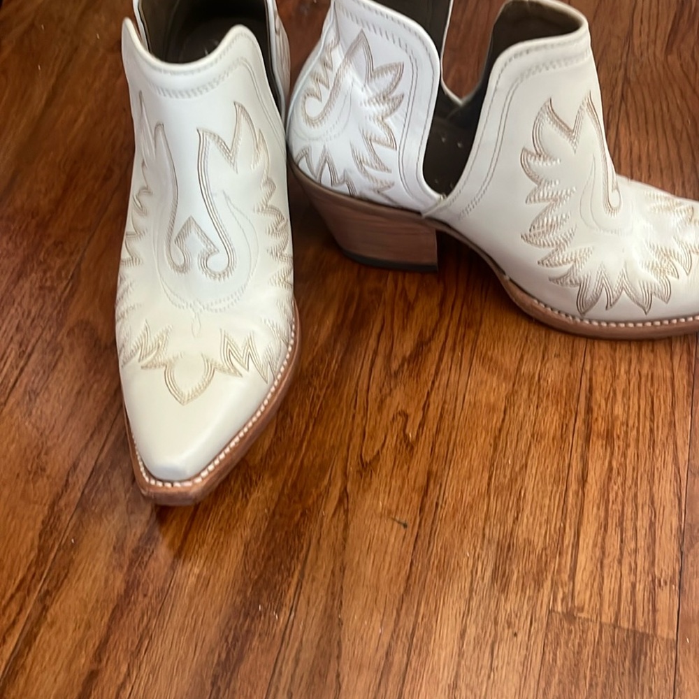 Ariat Cream Ankle Booties with Western Stitching